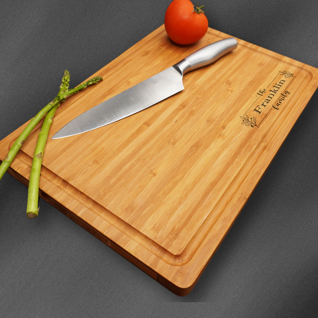 Large personalized cutting board engraved at the base. Perfect for housewarming gifts.